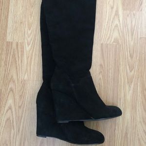 BCBG Black Suede Wedged Boots 👢